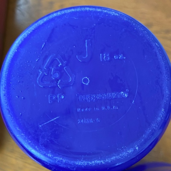 VINTAGE TUPPERWARE SET OF 3 STACKING PURPLE TUMBLERS SMOOTH SHINY 2 12oz 1 18oz - Picture 7 of 8